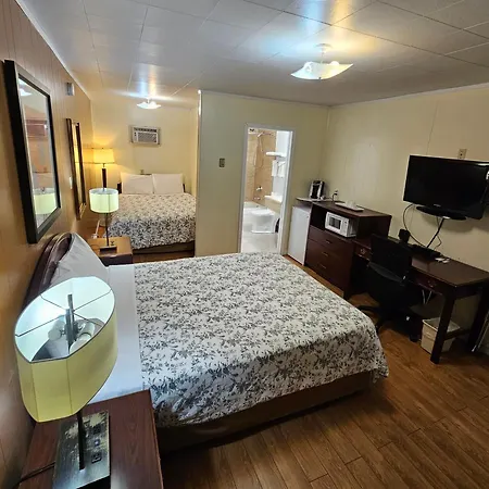 Parkway Motel & European Lodges Pincher Creek Room photo