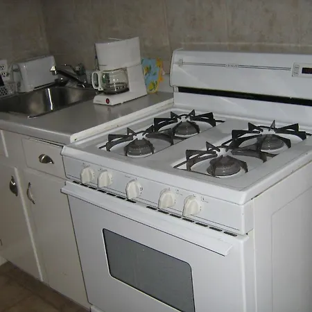 Parkway Motel & European Lodges Pincher Creek Room photo